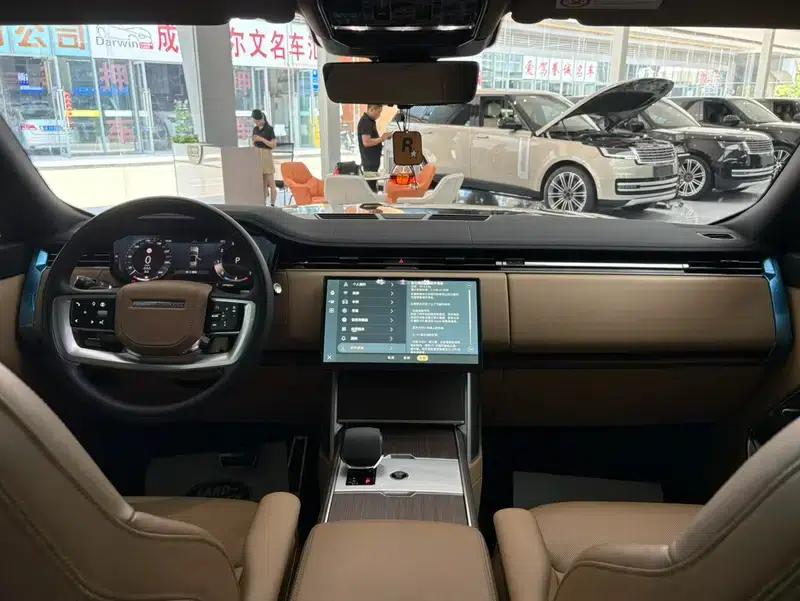 Range Rover 2024 3.0 L6 400PS Grand Long Wheelbase 7-Seater — миниатюра 10