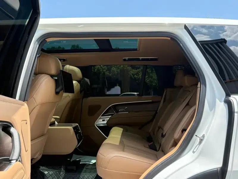 Range Rover 2024 3.0 L6 400PS Grand Long Wheelbase — миниатюра 13