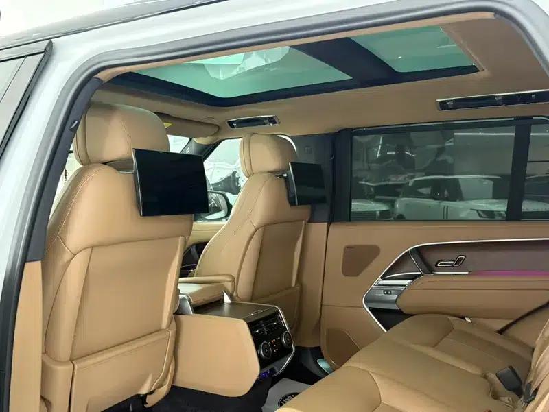 Range Rover 2024 3.0 L6 400PS Grand Long Wheelbase — миниатюра 14