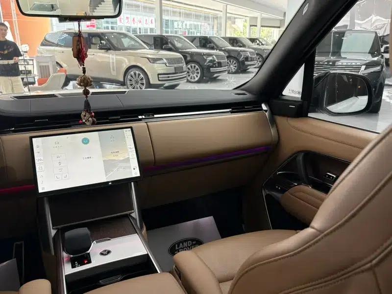 Range Rover 2024 3.0 L6 400PS Grand Long Wheelbase — миниатюра 5