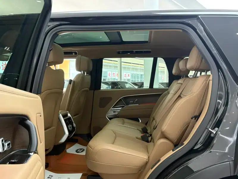 Range Rover 2024 3.0 L6 400PS Grand Long Wheelbase 7-Seater — миниатюра 12
