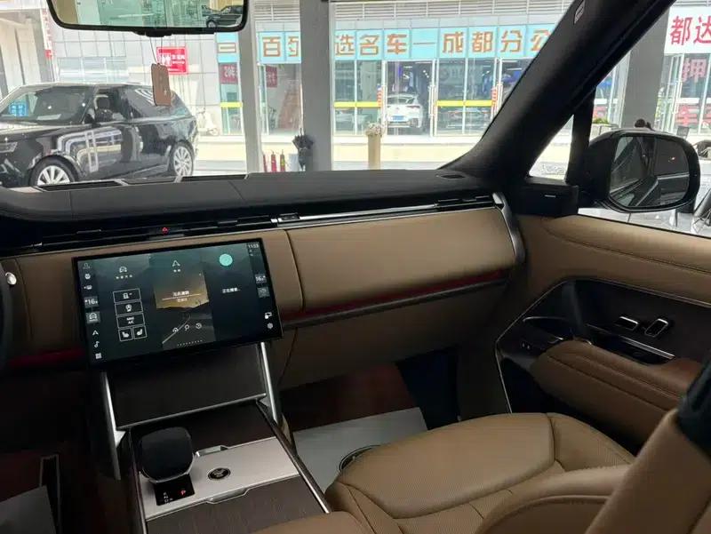 Range Rover 2024 3.0 L6 400PS Grand Long Wheelbase 7-Seater — миниатюра 13