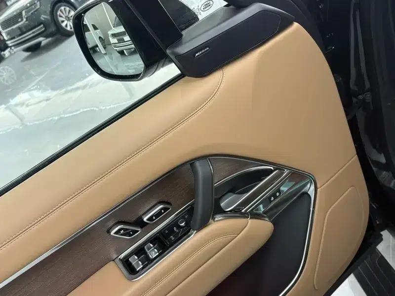Range Rover 2024 3.0 L6 400PS Grand Long Wheelbase 7-Seater — миниатюра 5