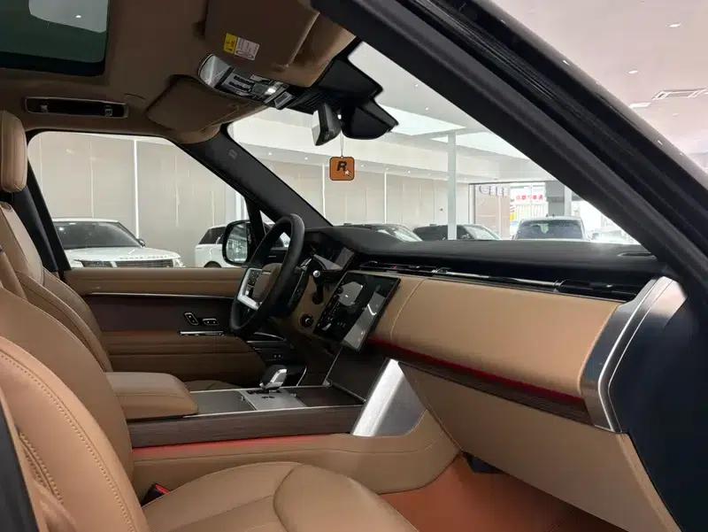 Range Rover 2024 3.0 L6 400PS Grand Long Wheelbase 7-Seater — миниатюра 6