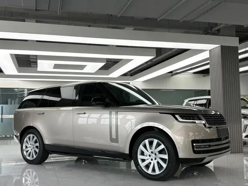 Range Rover 2025 3.0 L6 400PS Grand Long Wheelbase — миниатюра 2