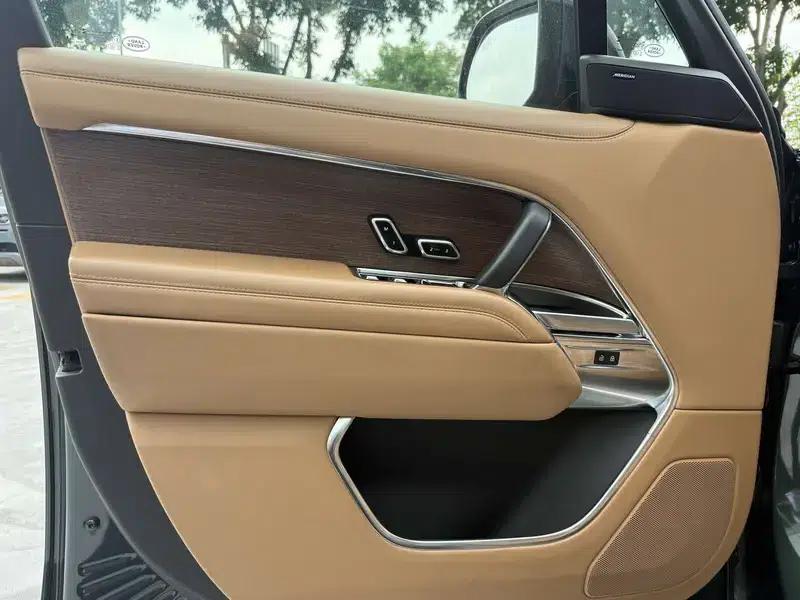 Range Rover 2024 3.0 L6 400PS Grand Long Wheelbase — миниатюра 13