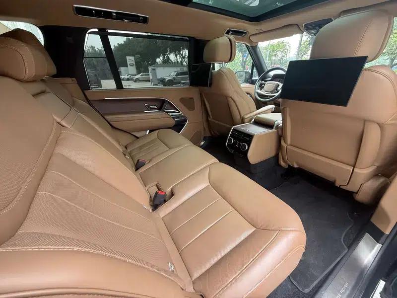 Range Rover 2024 3.0 L6 400PS Grand Long Wheelbase — миниатюра 31