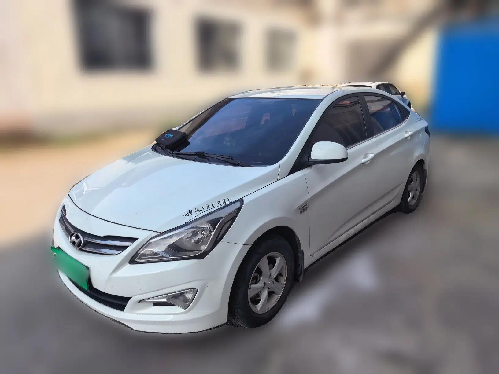 Hyundai Verna (older generation) 2014 1.4L Manual Smart GLS Trim — миниатюра 1