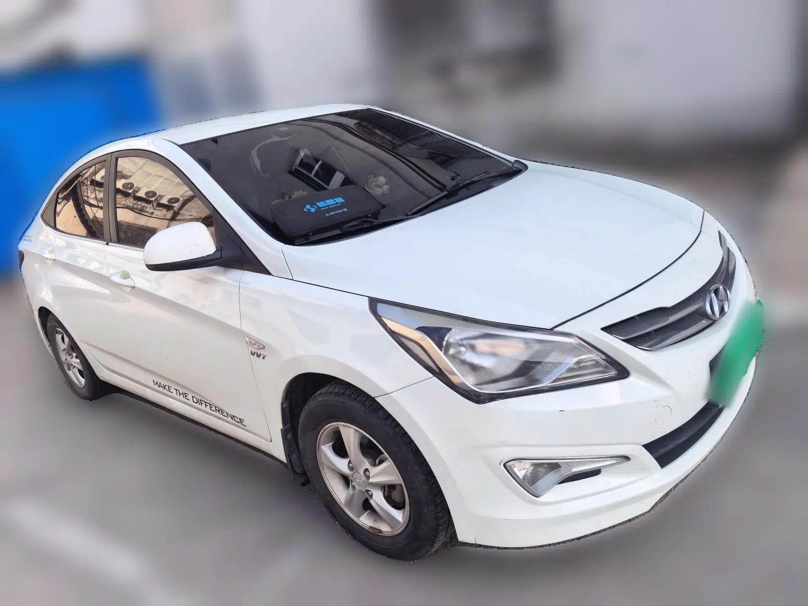 Hyundai Verna (older generation) 2014 1.4L Manual Smart GLS Trim — миниатюра 3