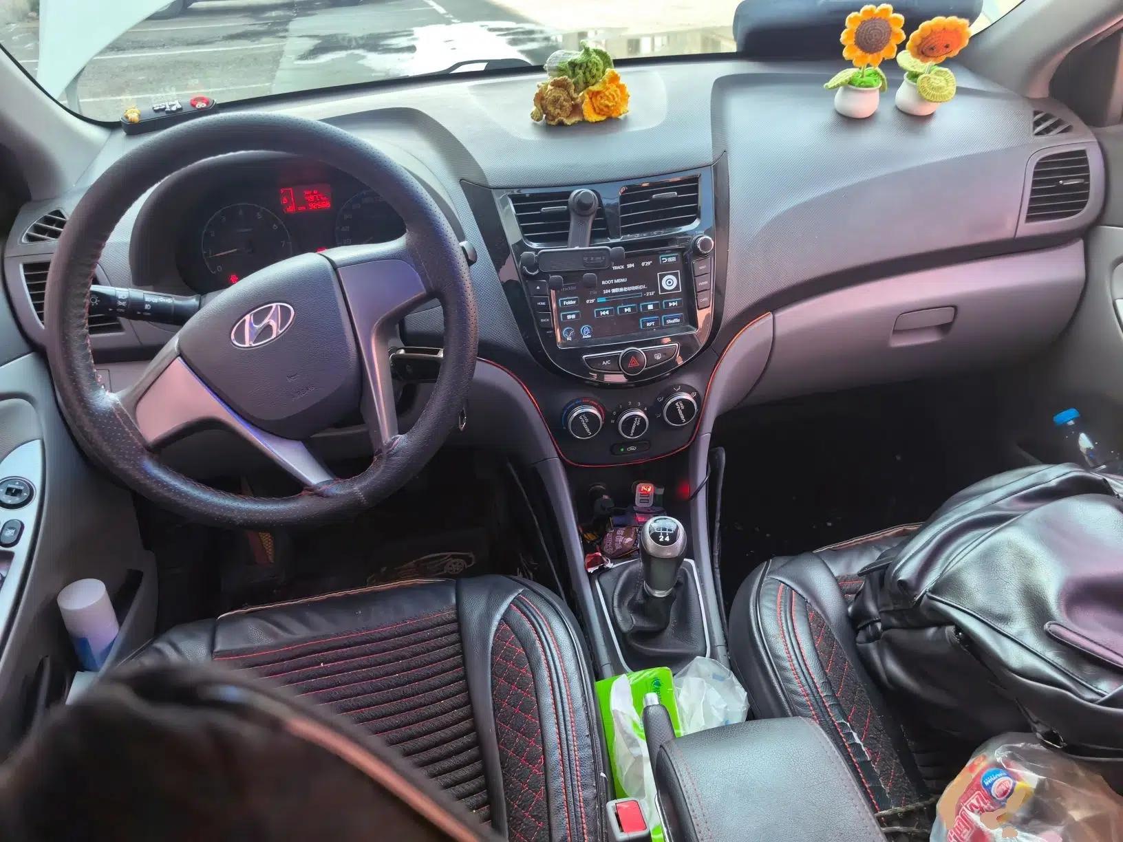 Hyundai Verna (older generation) 2014 1.4L Manual Smart GLS Trim — миниатюра 9