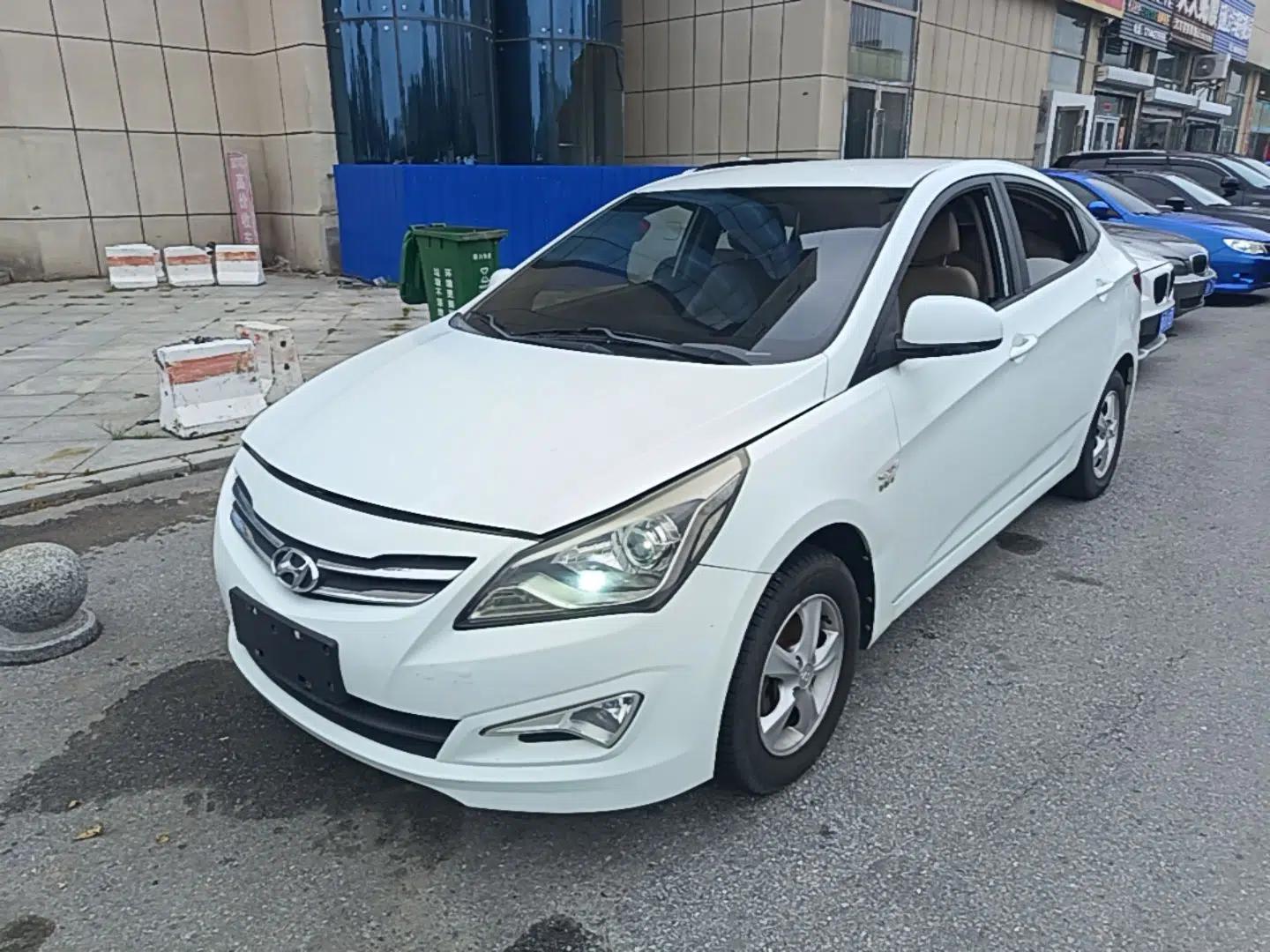 Hyundai Verna (older generation) 2014 1.4L Automatic Smart GLS — миниатюра 1