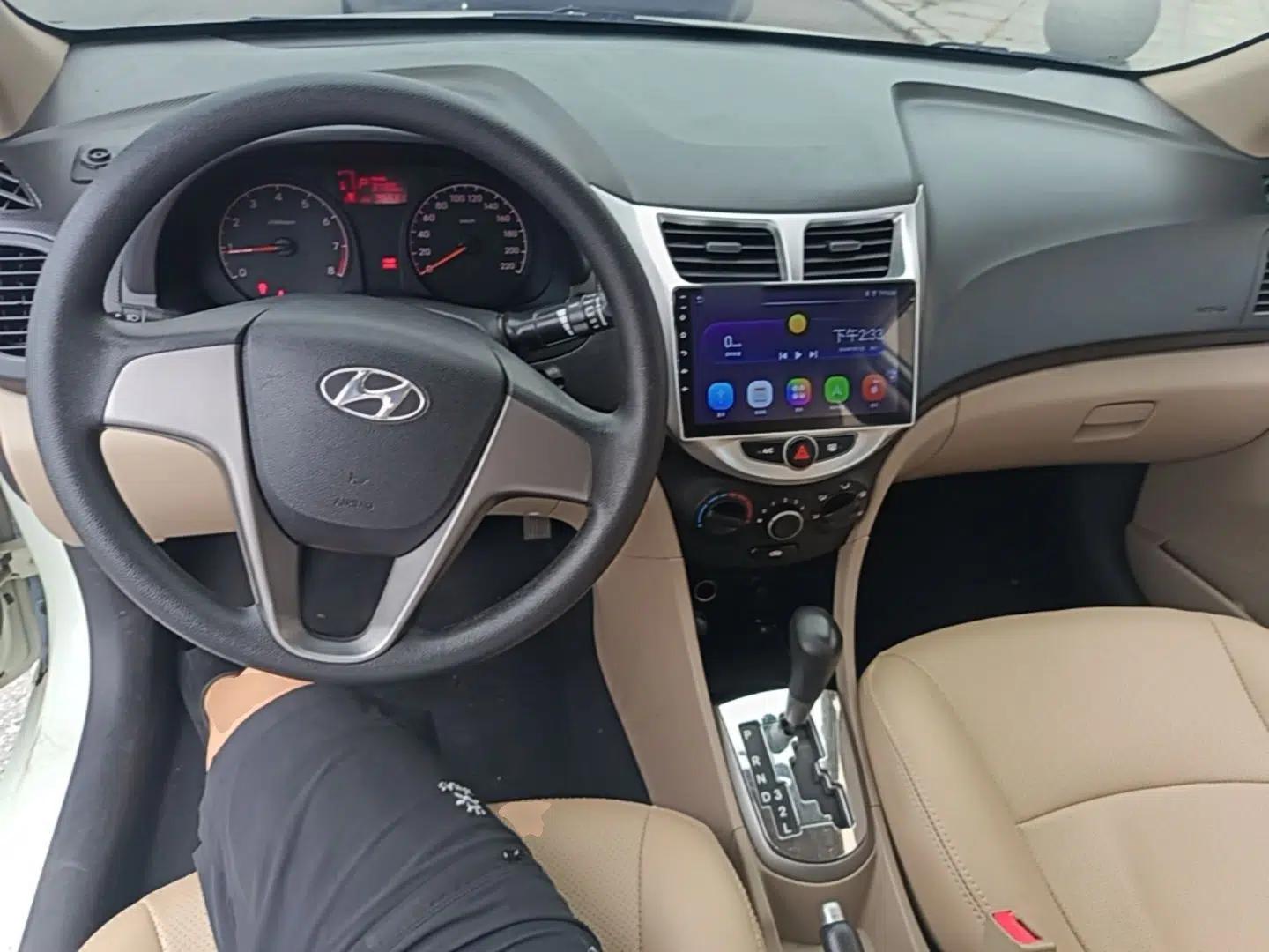 Hyundai Verna (older generation) 2014 1.4L Automatic Smart GLS — миниатюра 12