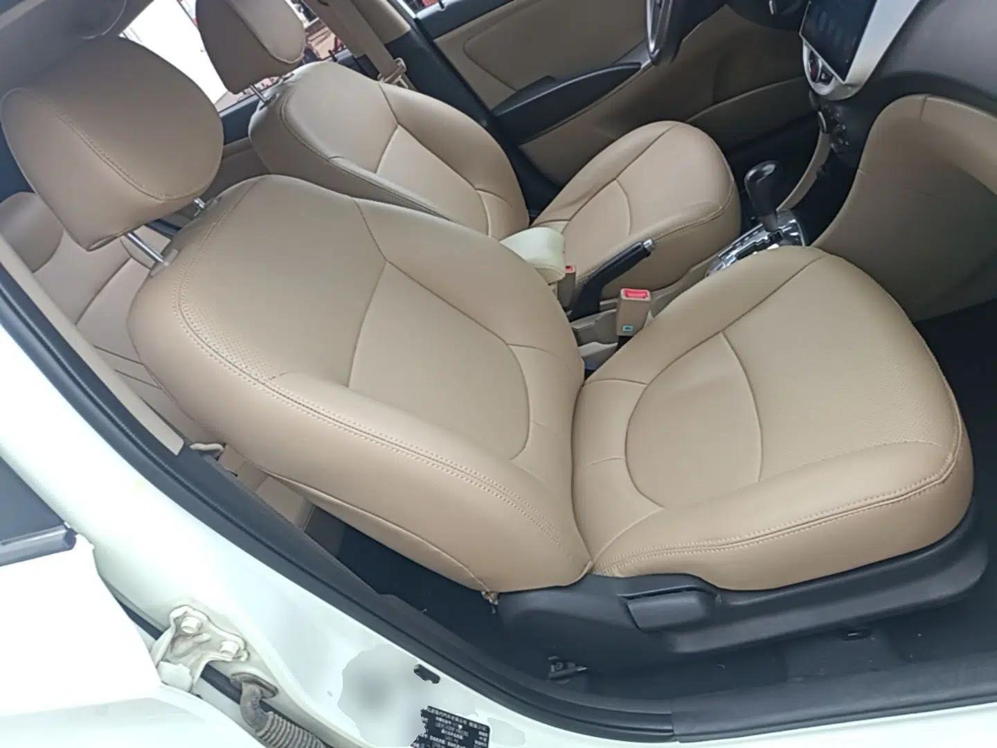 Hyundai Verna (older generation) 2014 1.4L Automatic Smart GLS — миниатюра 19