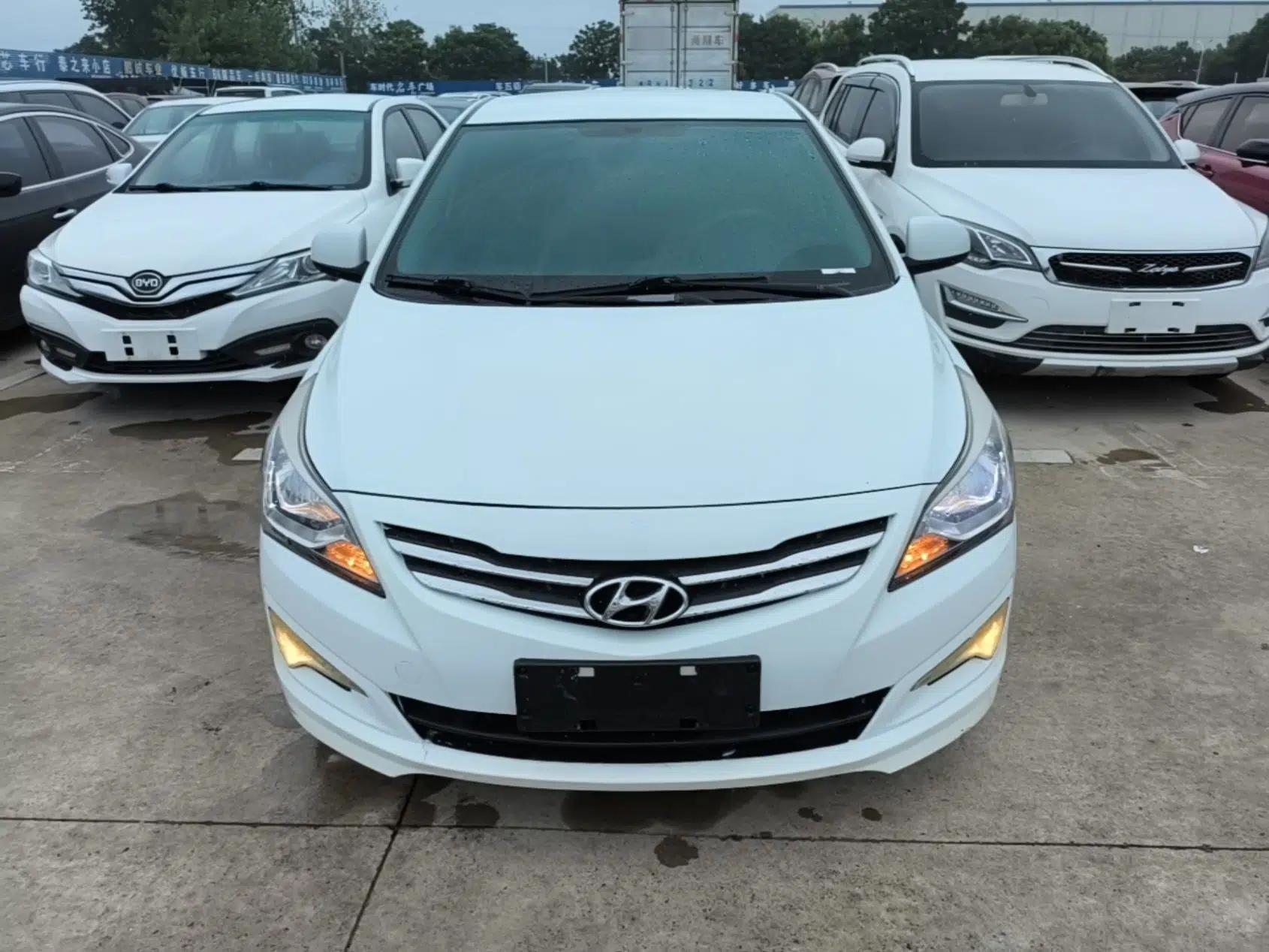 Hyundai Verna (older generation) 2014 1.4L Automatic Smart GLS — миниатюра 2