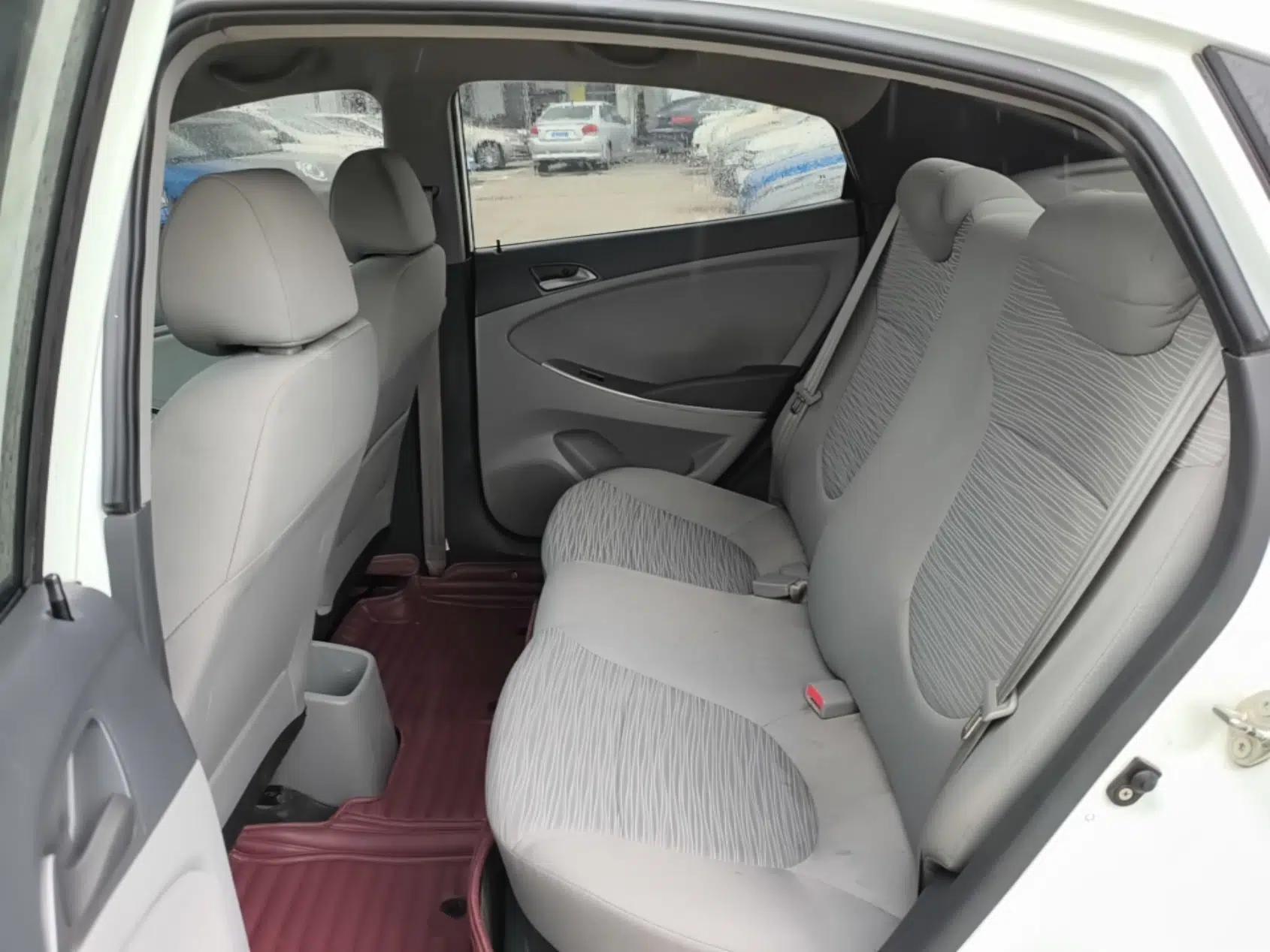 Hyundai Verna (older generation) 2014 1.4L Automatic Smart GLS — миниатюра 20