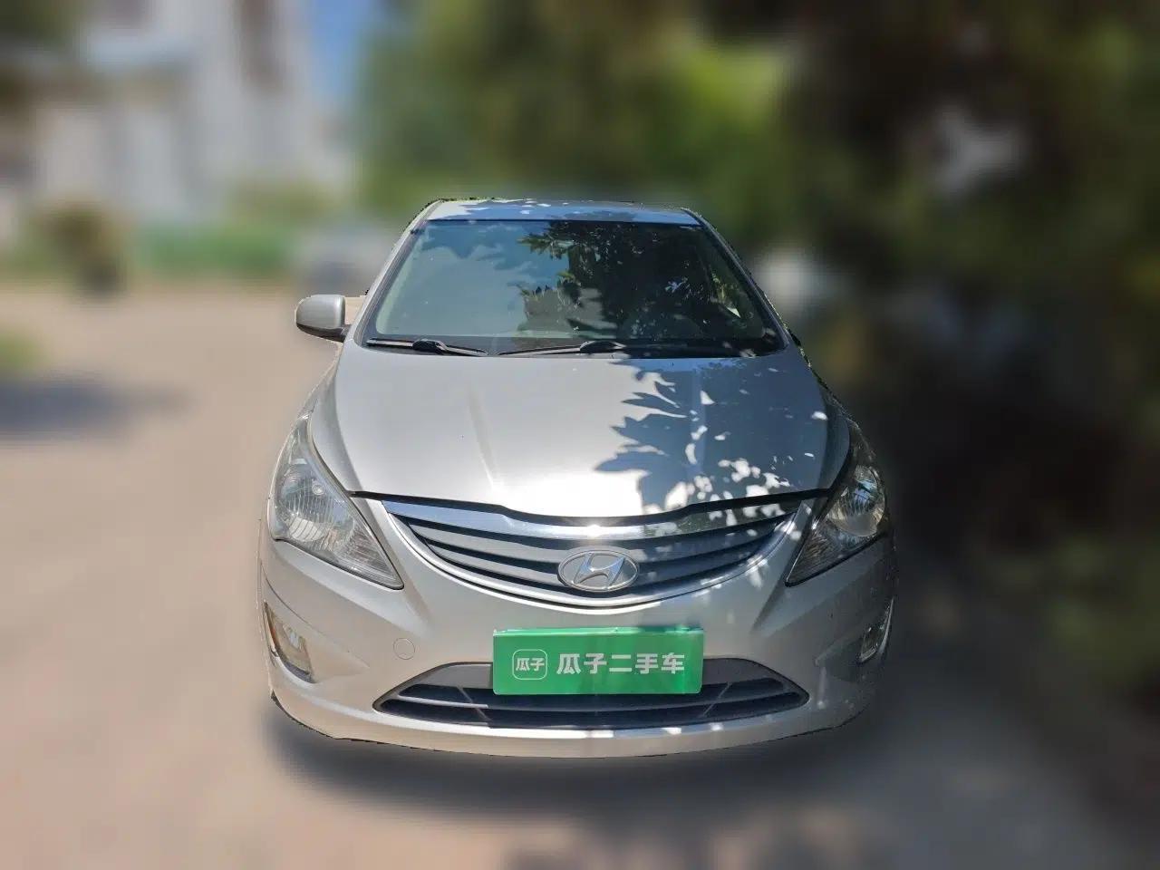 Hyundai Verna (older generation) 2010 Sedan 1.4L Automatic Comfort Model GS — миниатюра 2