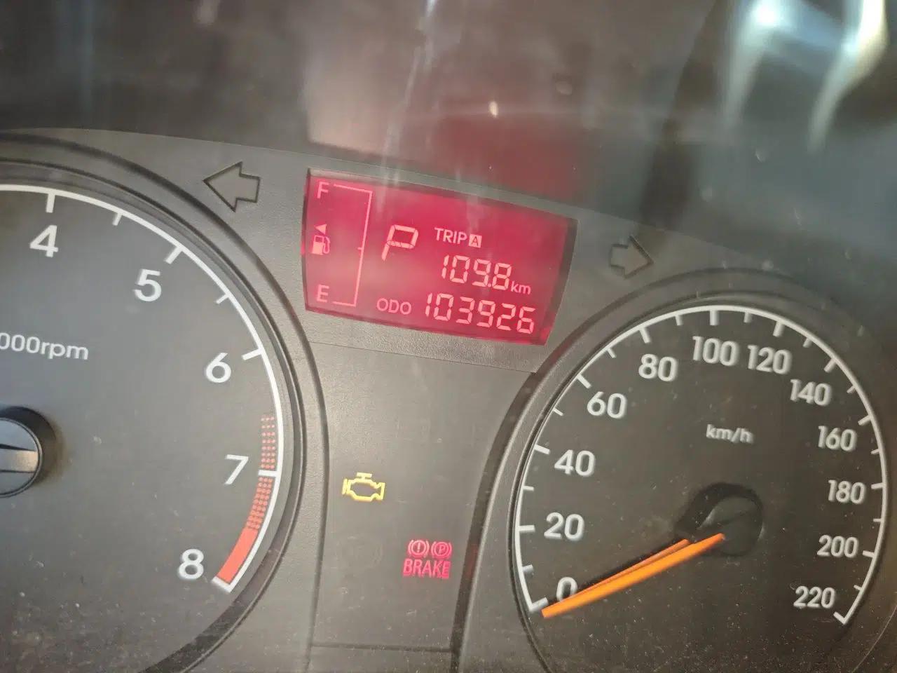 Hyundai Verna (older generation) 2010 Sedan 1.4L Automatic Comfort Model GS — миниатюра 12