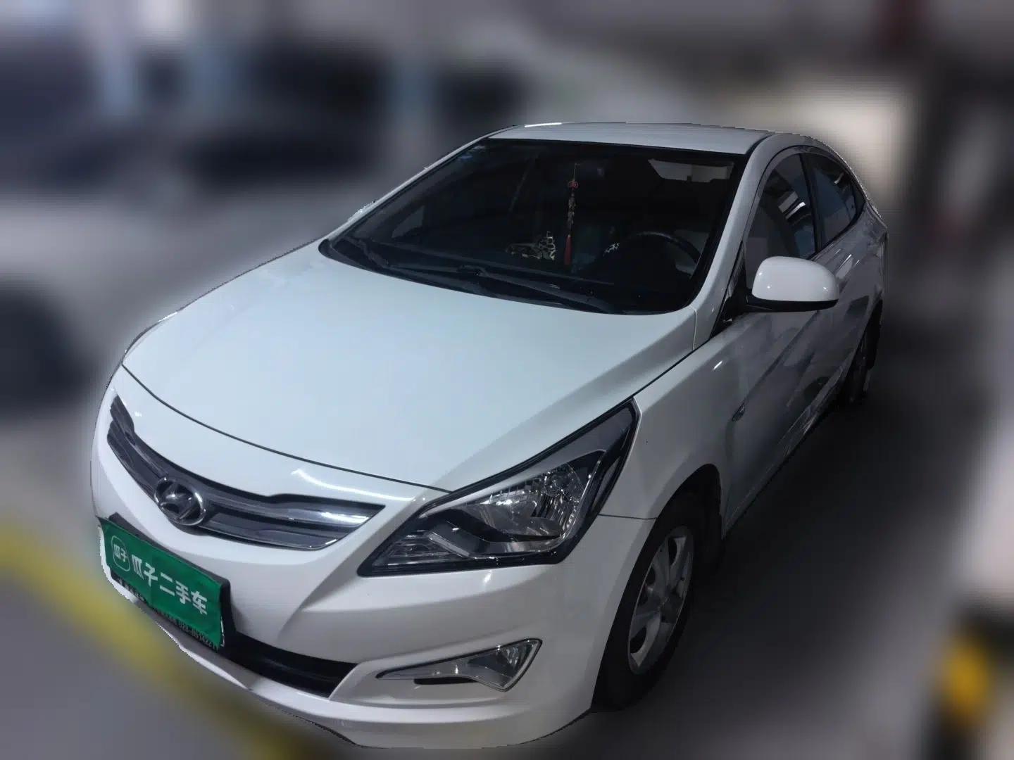 Hyundai Verna (older generation) 2014 1.4L Automatic Smart GLS — миниатюра 1