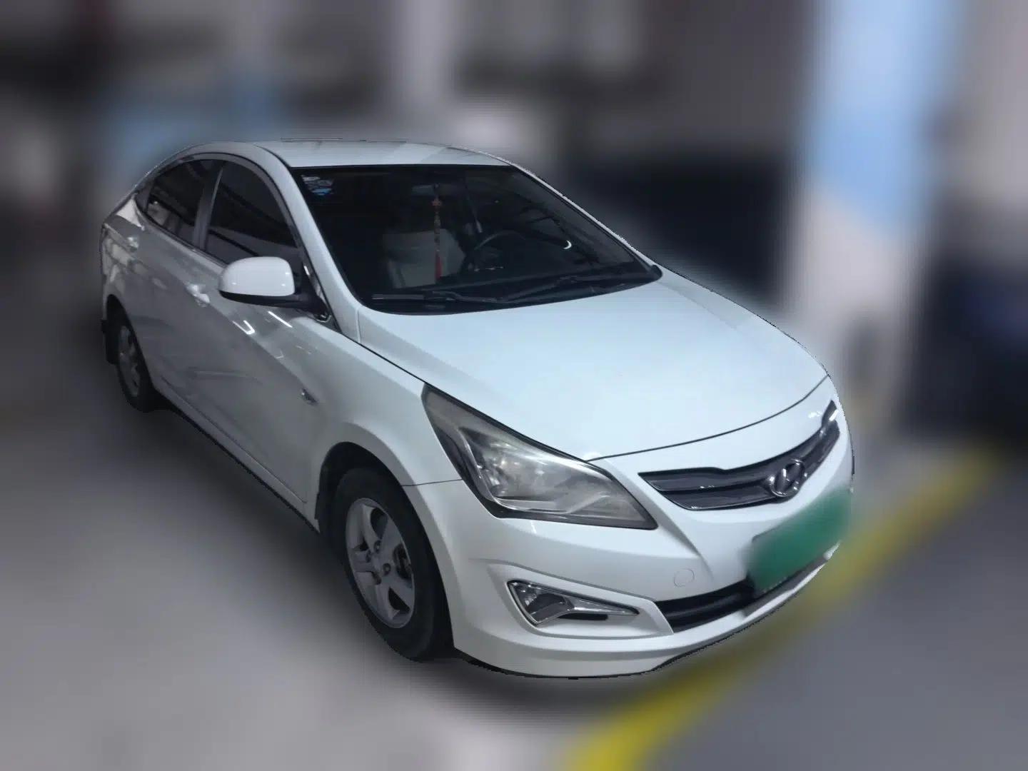 Hyundai Verna (older generation) 2014 1.4L Automatic Smart GLS — миниатюра 3