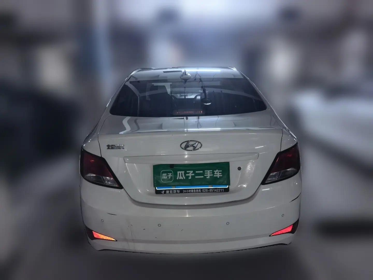 Hyundai Verna (older generation) 2014 1.4L Automatic Smart GLS — миниатюра 5