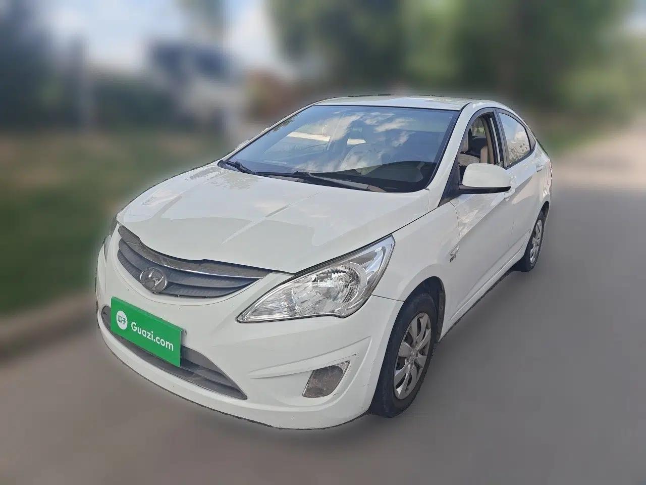 Hyundai Verna (older generation) 2010 Sedan 1.4L Manual BLUE Model — миниатюра 1