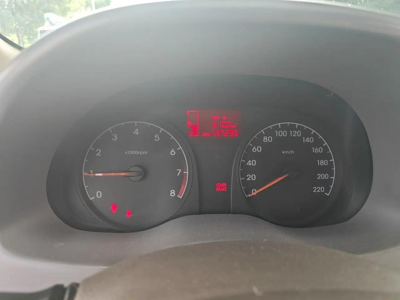 Hyundai Verna (older generation) 2010 Sedan 1.4L Manual BLUE Model — миниатюра 11