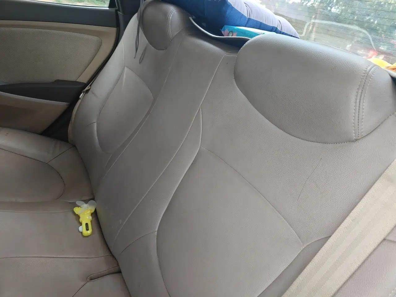 Hyundai Verna (older generation) 2010 Sedan 1.4L Manual BLUE Model — миниатюра 17