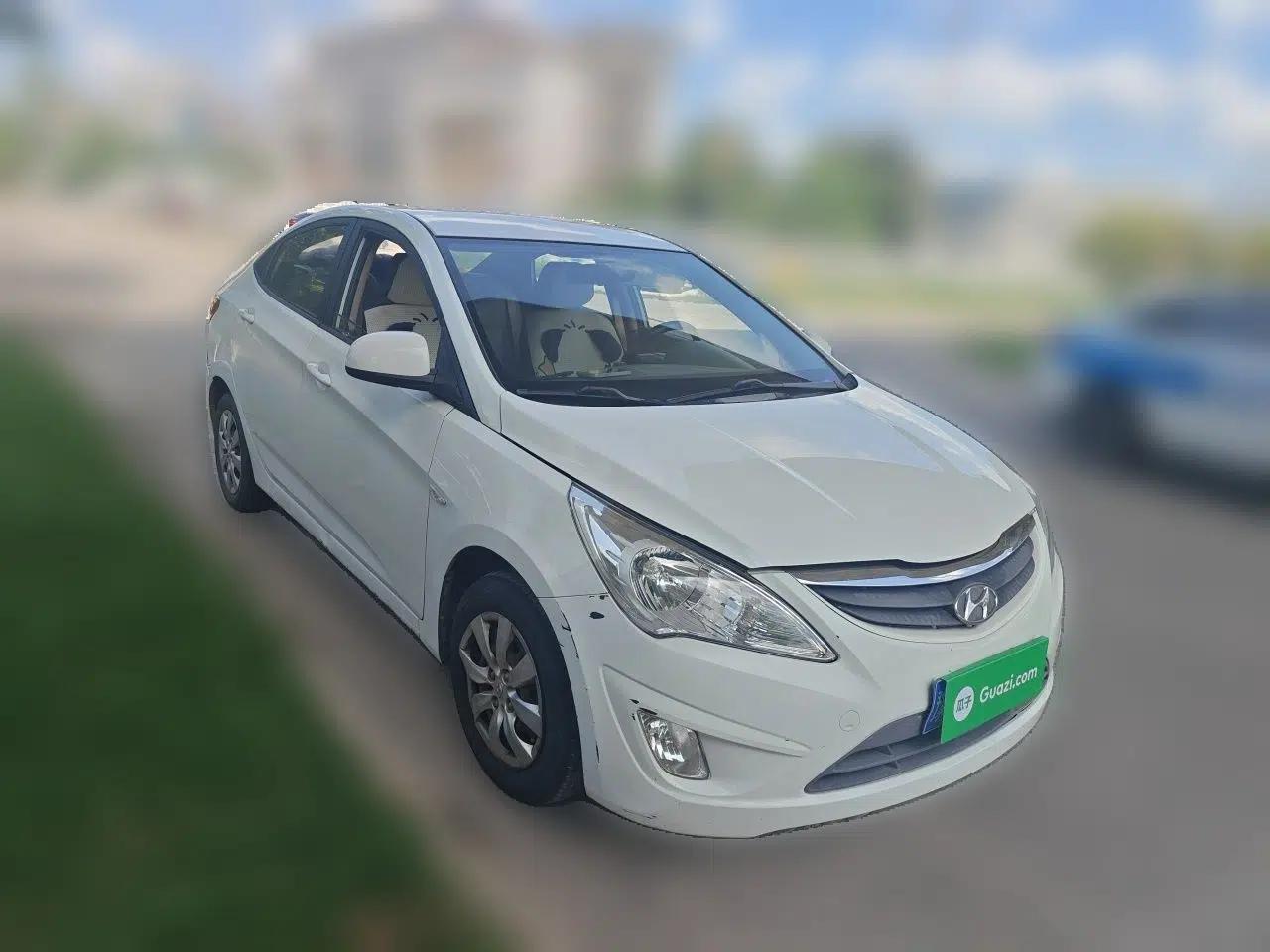 Hyundai Verna (older generation) 2010 Sedan 1.4L Manual BLUE Model — миниатюра 3