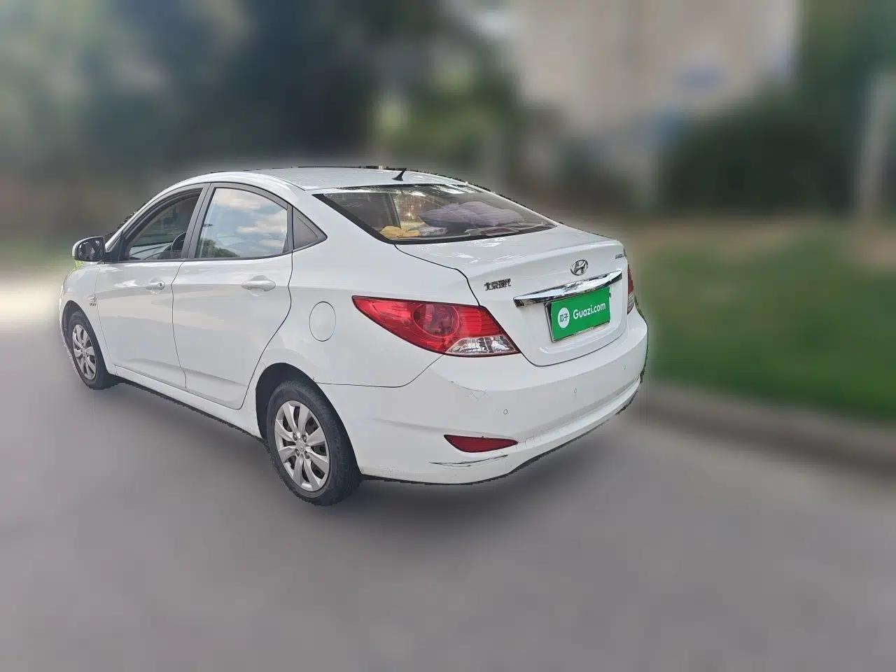 Hyundai Verna (older generation) 2010 Sedan 1.4L Manual BLUE Model — миниатюра 4