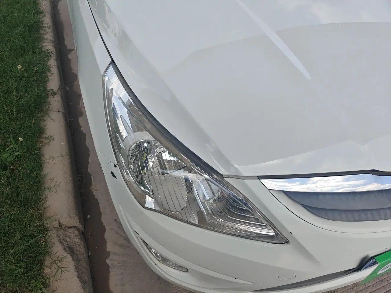 Hyundai Verna (older generation) 2010 Sedan 1.4L Manual BLUE Model — миниатюра 7