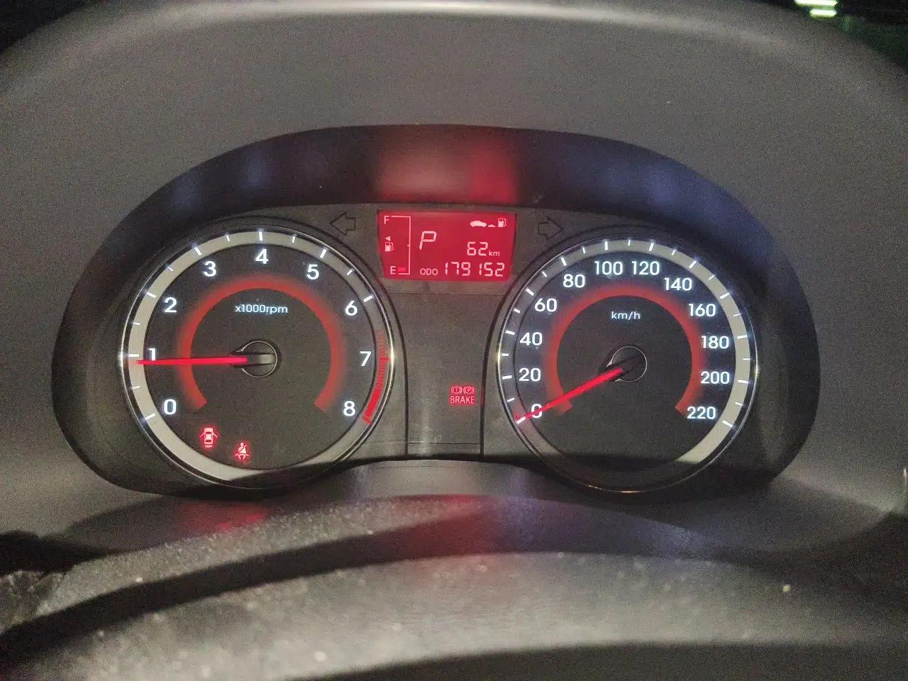Hyundai Verna (older generation) 2014 1.4L Automatic Leading-Edge GLX — миниатюра 11