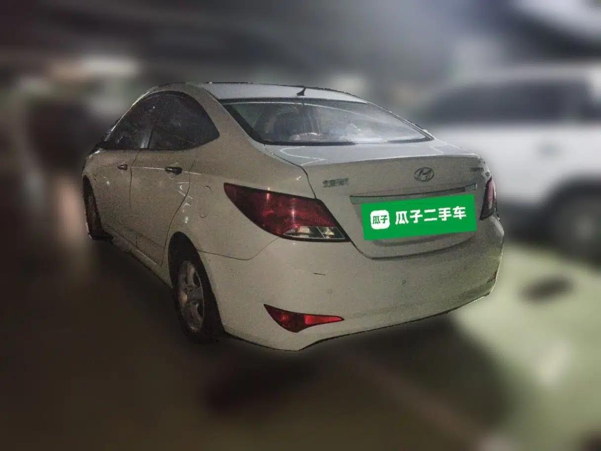 Hyundai Verna (older generation) 2014 1.4L Automatic Leading-Edge GLX — миниатюра 4