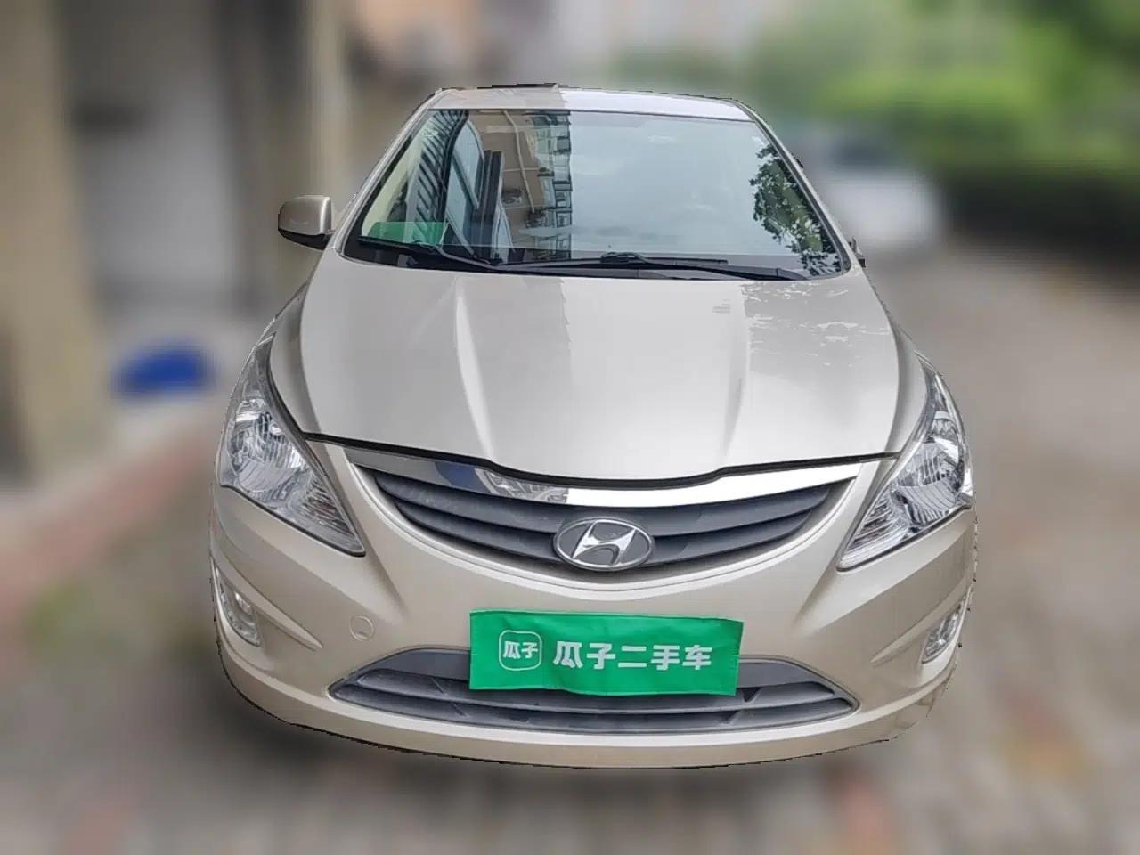 Hyundai Verna (older generation) 2010 Sedan 1.4L Automatic Comfort Model GS — миниатюра 2