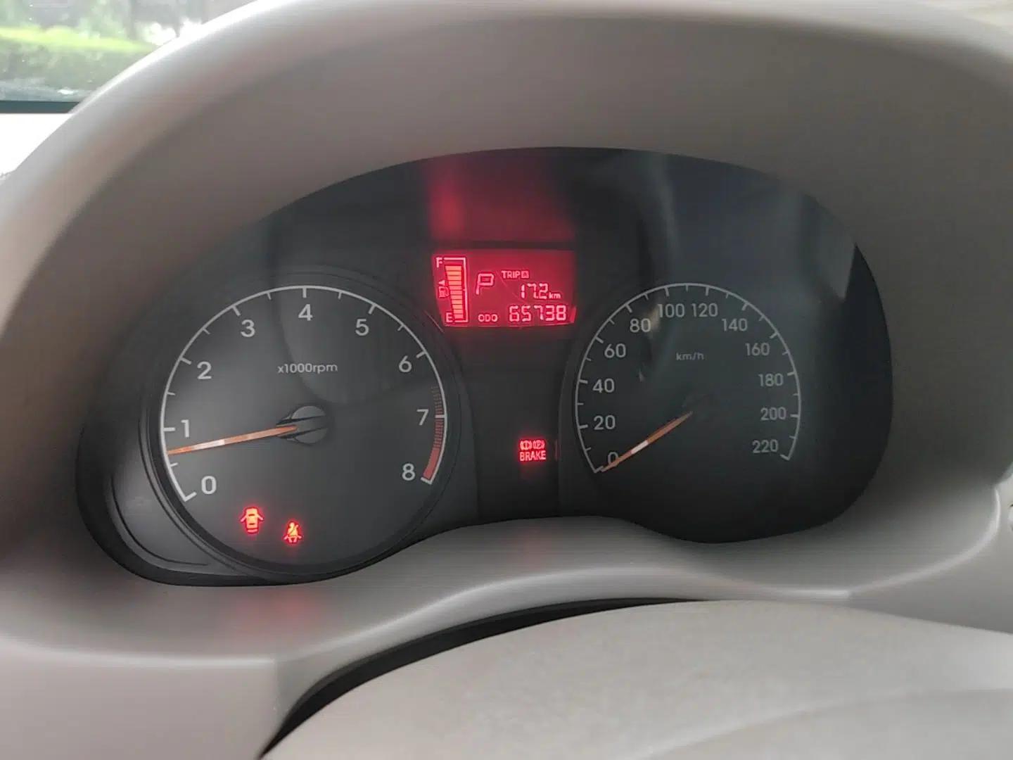 Hyundai Verna (older generation) 2010 Sedan 1.4L Automatic Comfort Model GS — миниатюра 11