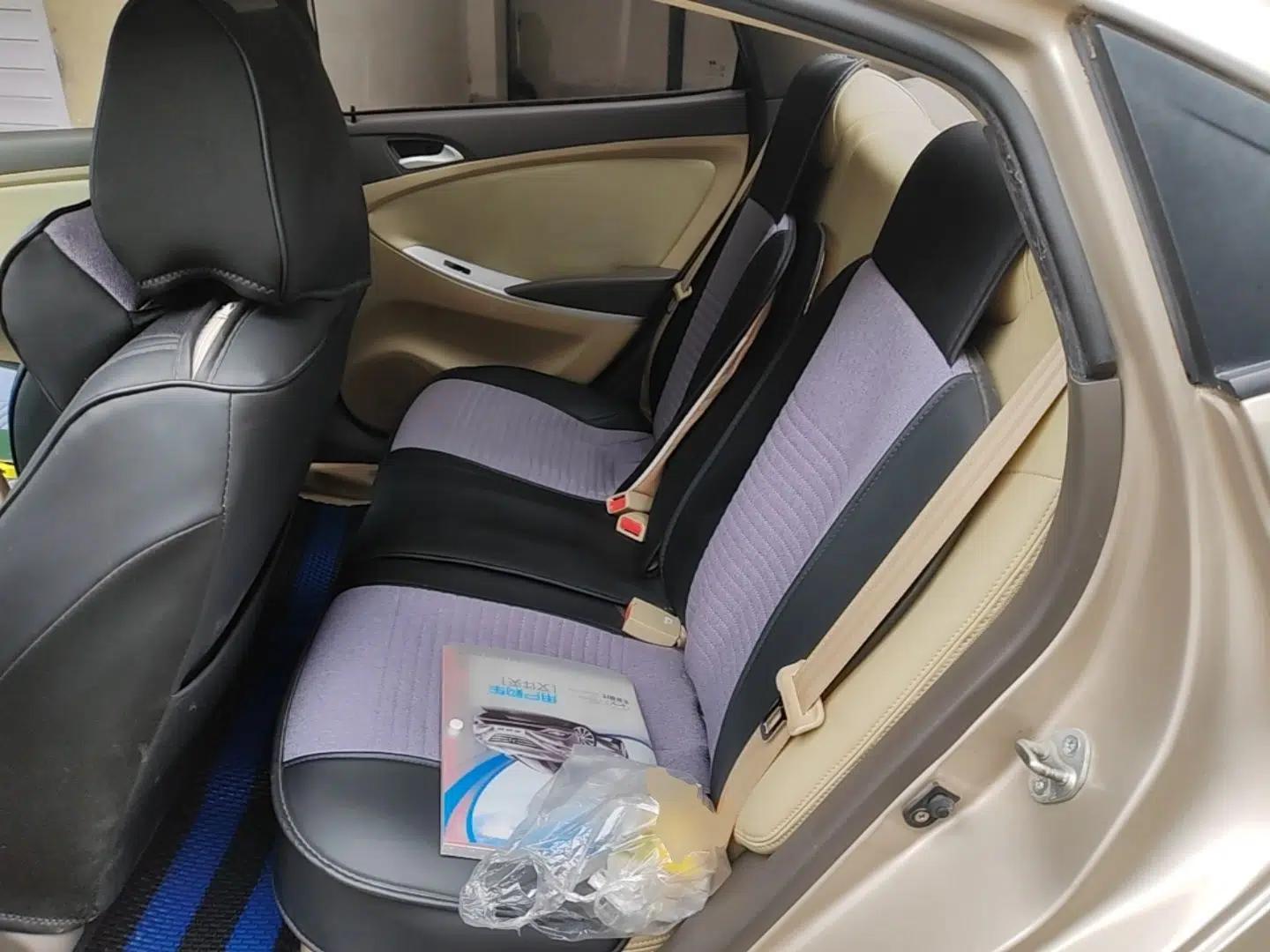Hyundai Verna (older generation) 2010 Sedan 1.4L Automatic Comfort Model GS — миниатюра 17