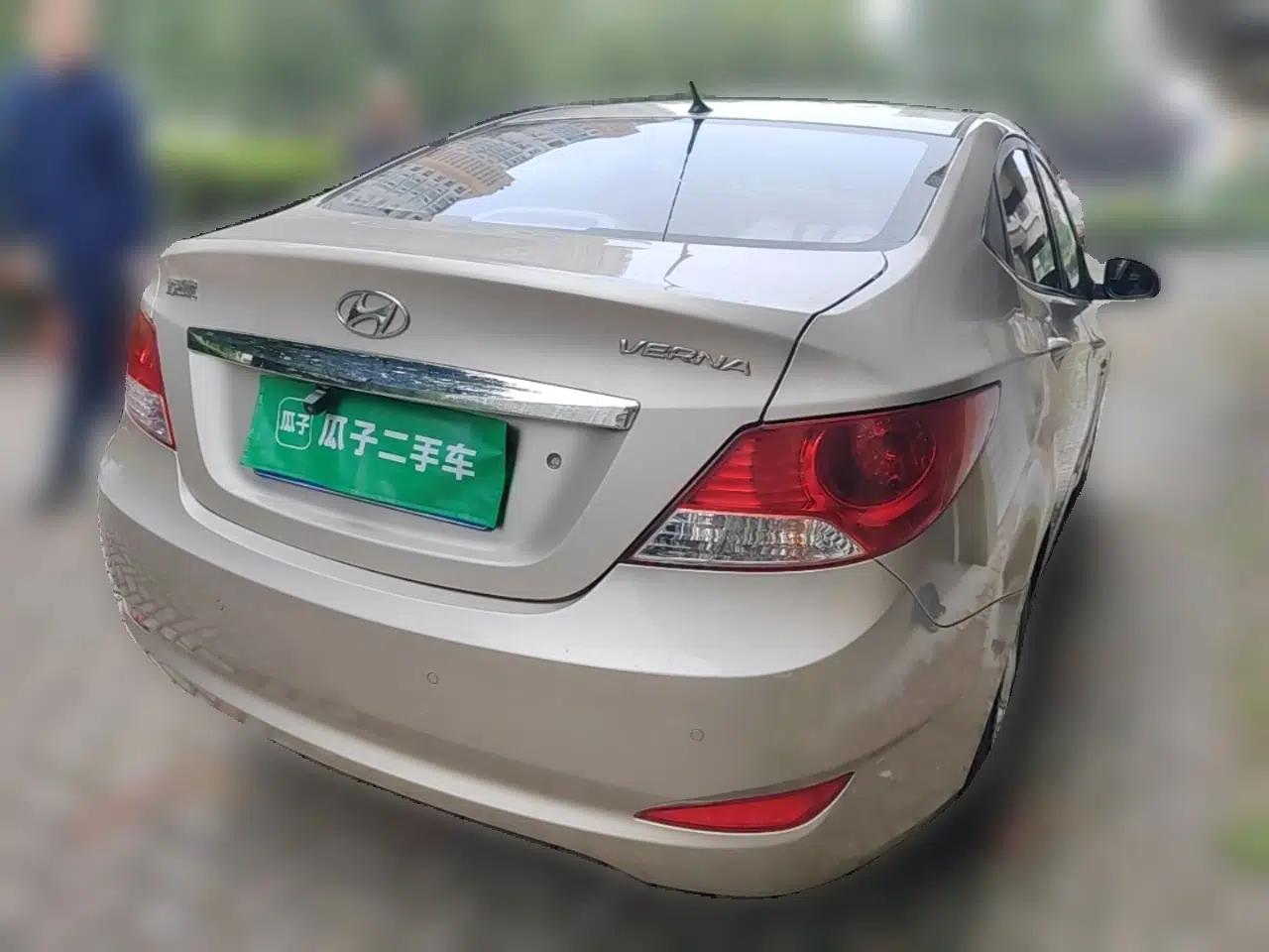 Hyundai Verna (older generation) 2010 Sedan 1.4L Automatic Comfort Model GS — миниатюра 6