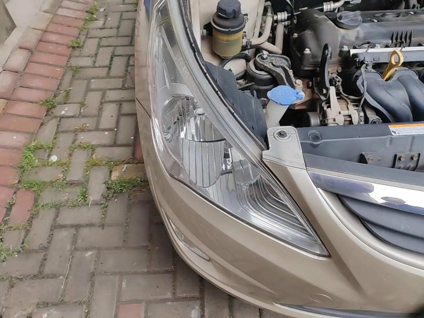 Hyundai Verna (older generation) 2010 Sedan 1.4L Automatic Comfort Model GS — миниатюра 7