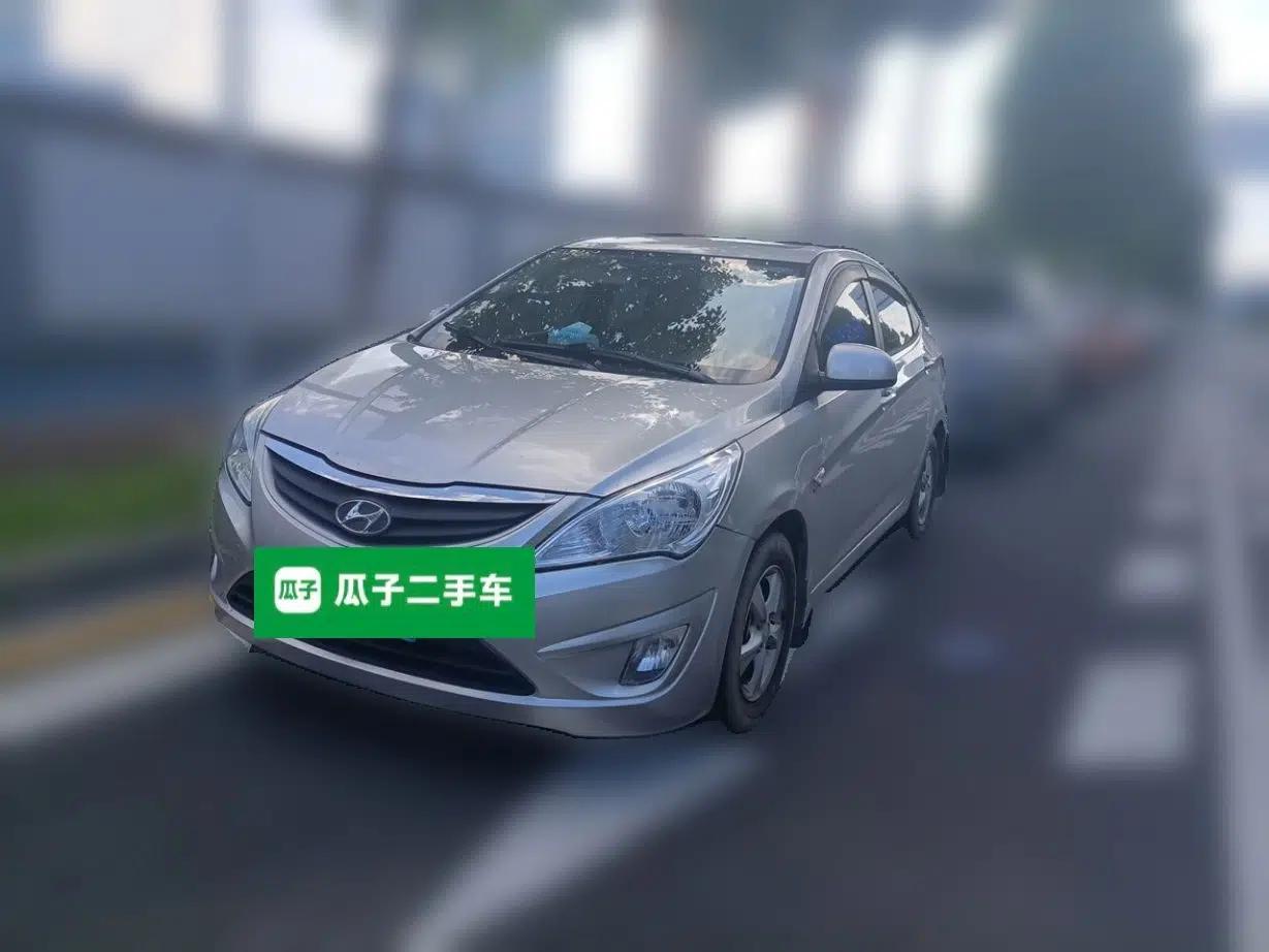 Hyundai Verna (older generation) 2010 Sedan 1.4L Automatic Fashionable GT Model — миниатюра 1