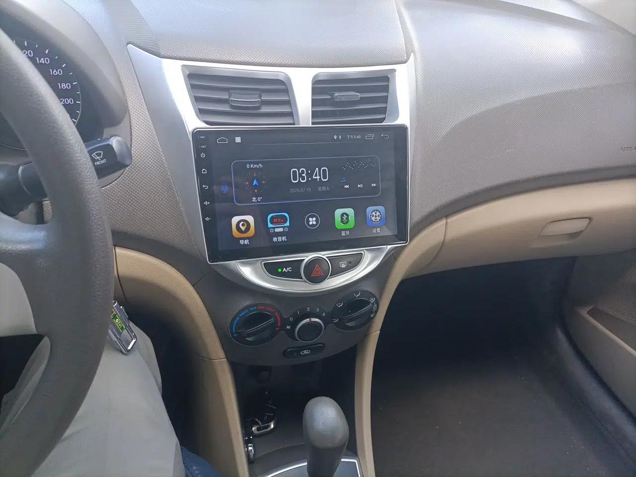 Hyundai Verna (older generation) 2010 Sedan 1.4L Automatic Fashionable GT Model — миниатюра 13