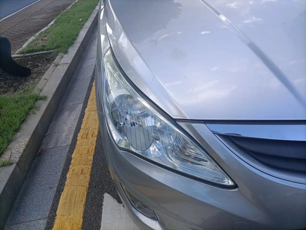Hyundai Verna (older generation) 2010 Sedan 1.4L Automatic Fashionable GT Model — миниатюра 7