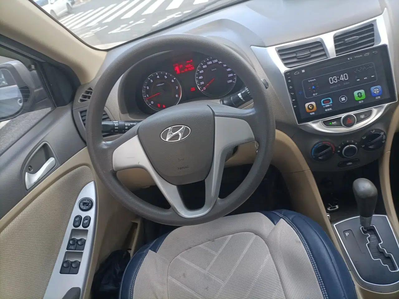 Hyundai Verna (older generation) 2010 Sedan 1.4L Automatic Fashionable GT Model — миниатюра 10