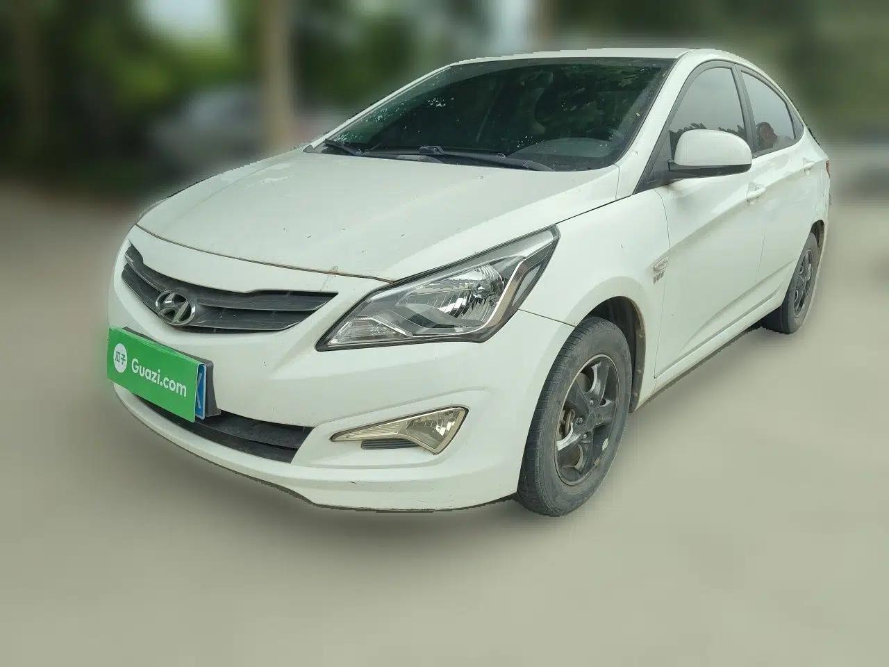 Hyundai Verna (older generation) 2014 1.4L Manual Smart GLS Trim — миниатюра 1