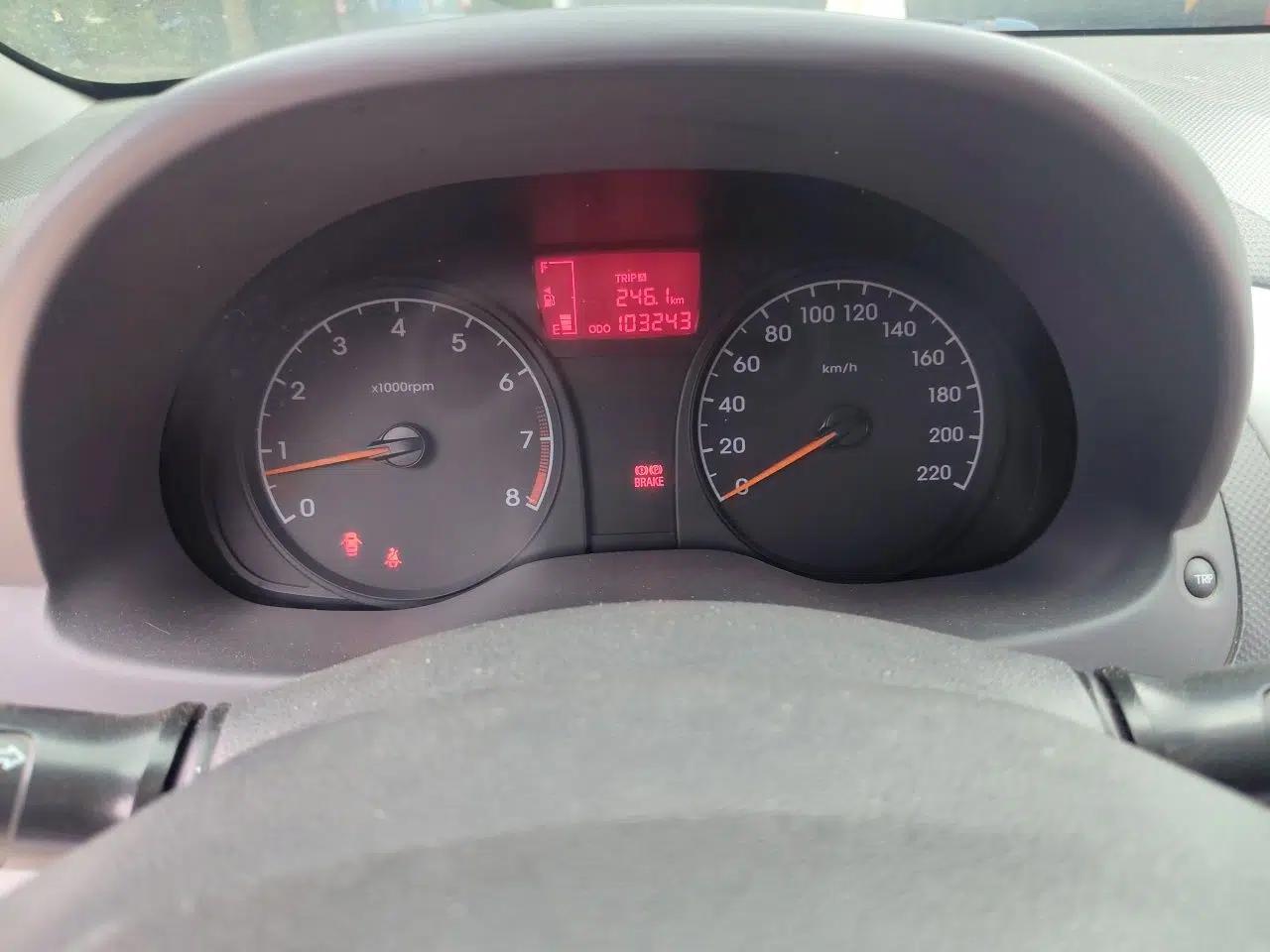 Hyundai Verna (older generation) 2014 1.4L Manual Smart GLS Trim — миниатюра 11