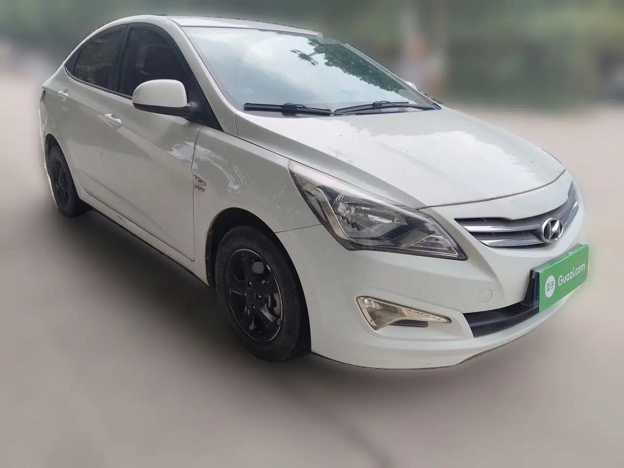 Hyundai Verna (older generation) 2014 1.4L Manual Smart GLS Trim — миниатюра 3