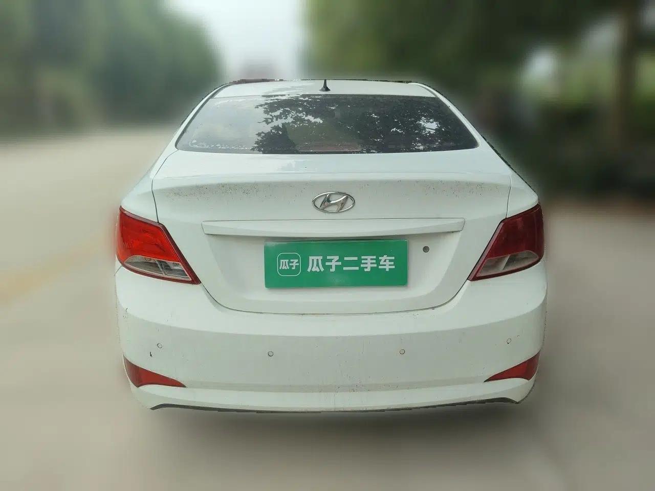 Hyundai Verna (older generation) 2014 1.4L Manual Smart GLS Trim — миниатюра 5