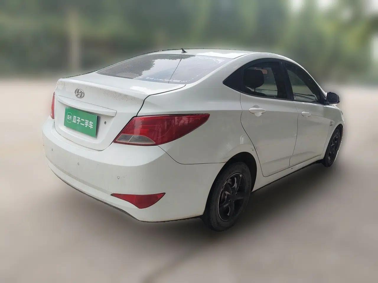 Hyundai Verna (older generation) 2014 1.4L Manual Smart GLS Trim — миниатюра 6