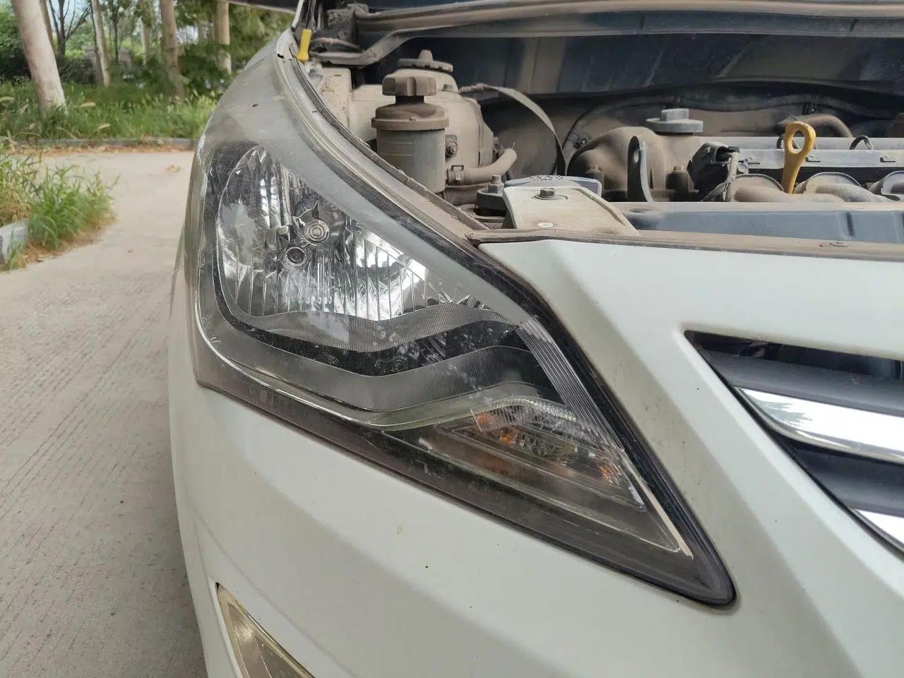 Hyundai Verna (older generation) 2014 1.4L Manual Smart GLS Trim — миниатюра 7