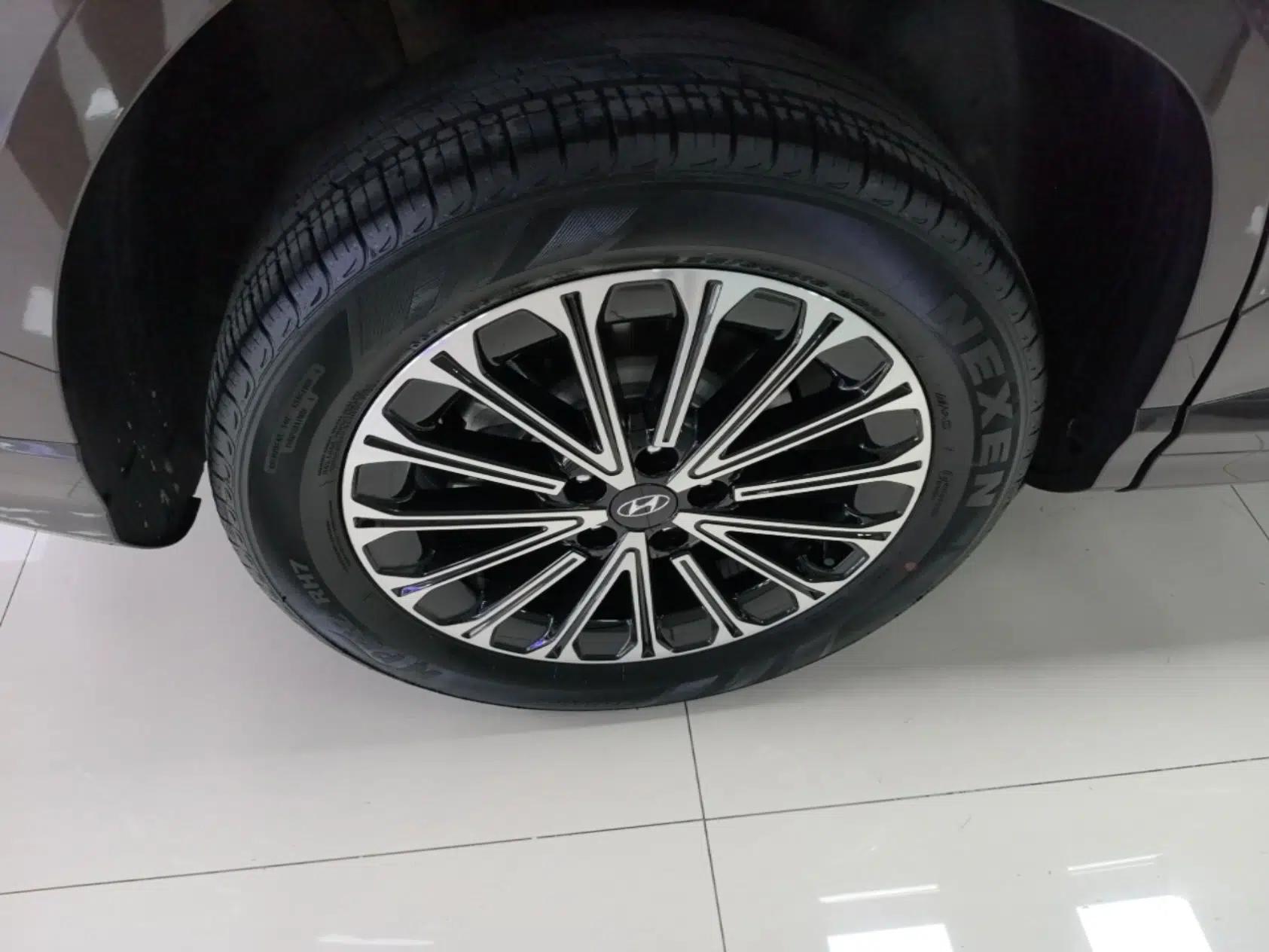 Hyundai Custo 2024 270TGDi LUX Prestige Edition — миниатюра 11