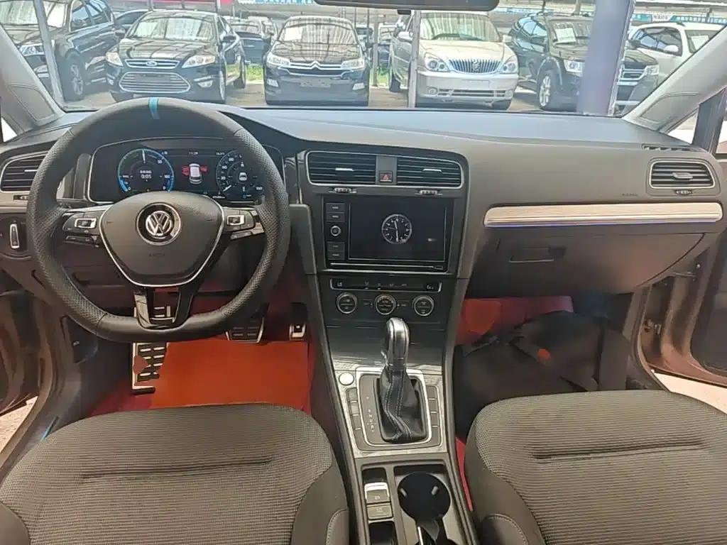 2020 Golf EV — миниатюра 10