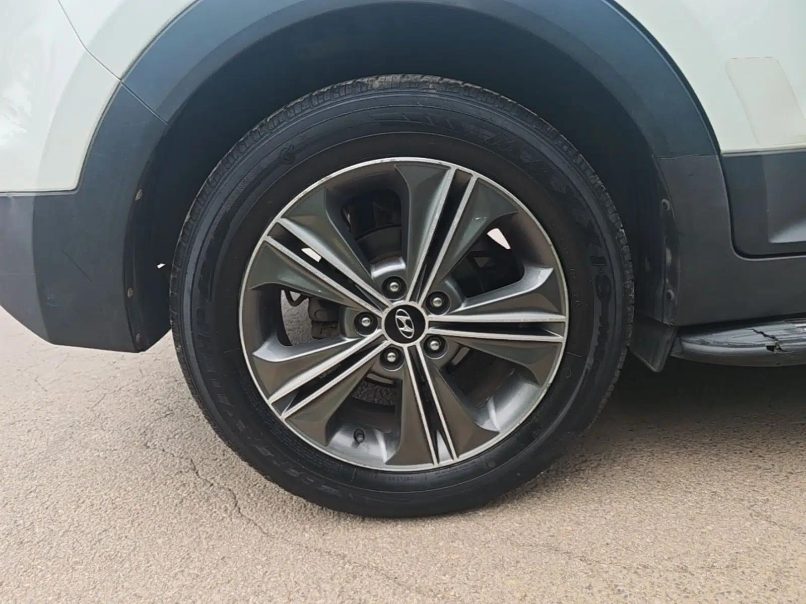 Hyundai ix25 2015 1.6L Automatic Two-Wheel Drive Smart GLS Trim — миниатюра 11